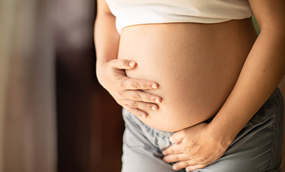 Skurcze porodowe a przepowiadające – jak je odróżnić?